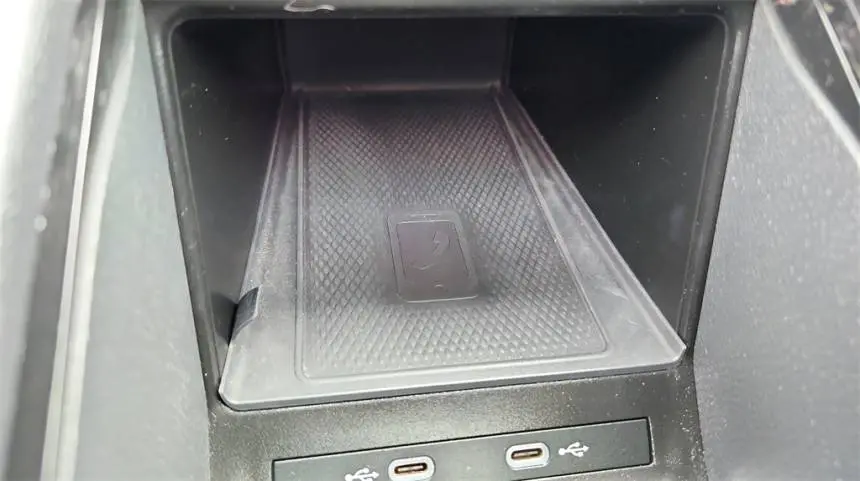 2021 Volkswagen ID.4 WVGTMPE28MP053820