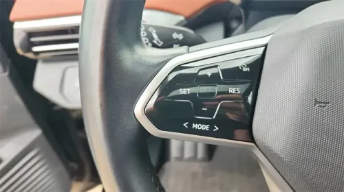 2021 Volkswagen ID.4 WVGTMPE28MP053820
