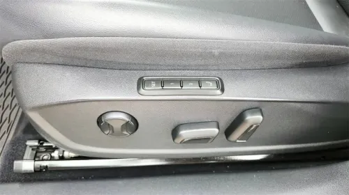 2021 Volkswagen ID.4 WVGTMPE28MP053820