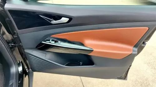 2021 Volkswagen ID.4 WVGTMPE28MP053820