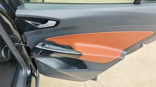 2021 Volkswagen ID.4 WVGTMPE28MP053820