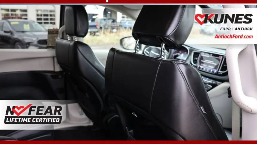 2023 Chrysler Pacifica 2C4RC1L78PR556215