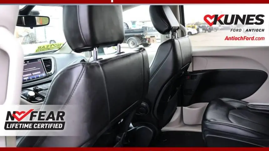 2023 Chrysler Pacifica 2C4RC1L78PR556215