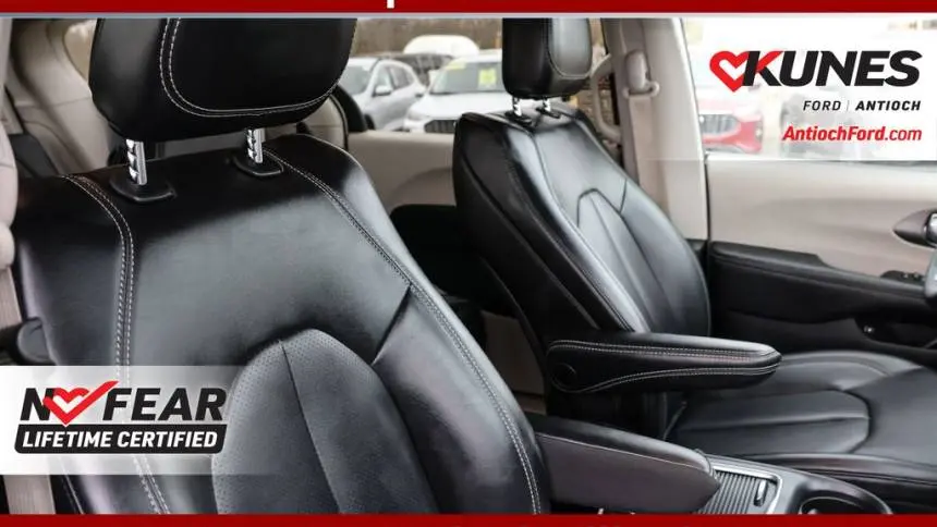 2023 Chrysler Pacifica 2C4RC1L78PR556215