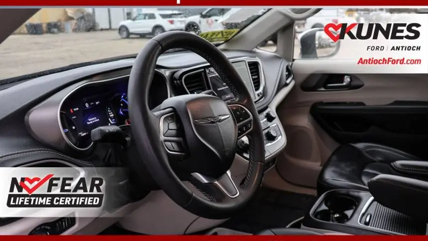 2023 Chrysler Pacifica 2C4RC1L78PR556215