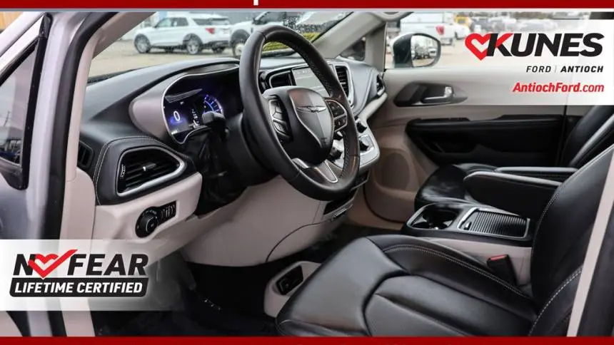 2023 Chrysler Pacifica 2C4RC1L78PR556215