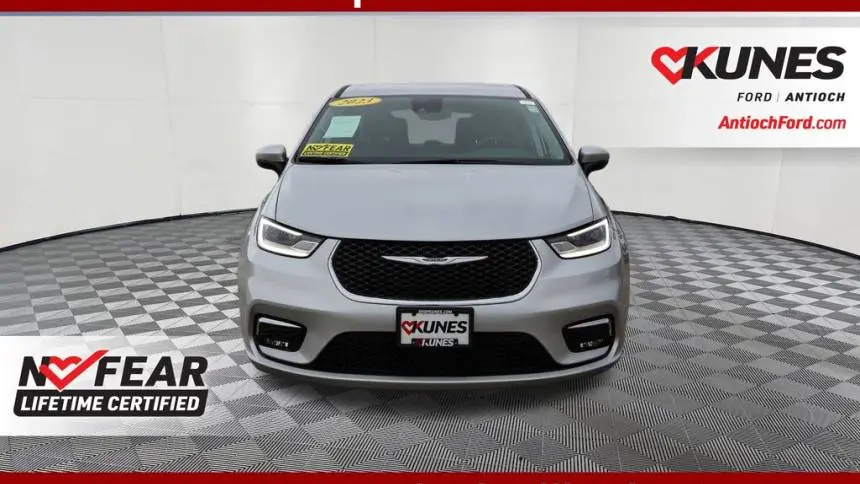 2023 Chrysler Pacifica 2C4RC1L78PR556215