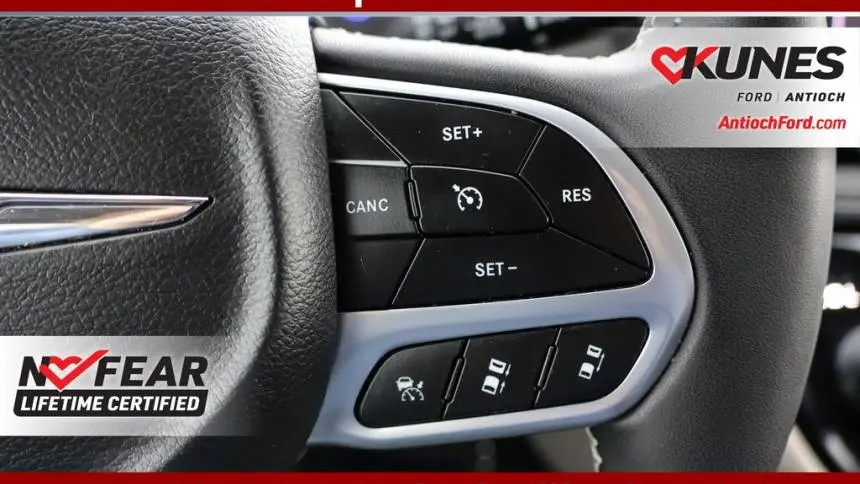2023 Chrysler Pacifica 2C4RC1L78PR556215