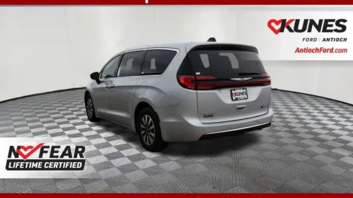 2023 Chrysler Pacifica 2C4RC1L78PR556215