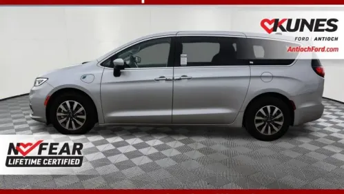2023 Chrysler Pacifica 2C4RC1L78PR556215