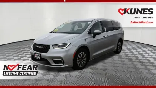2023 Chrysler Pacifica 2C4RC1L78PR556215
