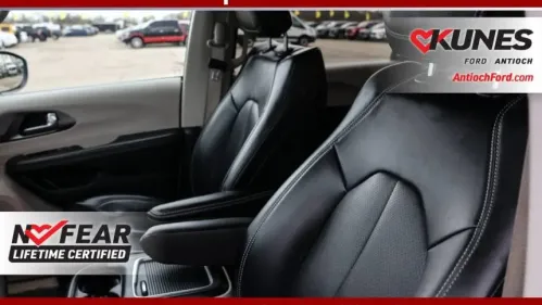 2023 Chrysler Pacifica 2C4RC1L78PR556215