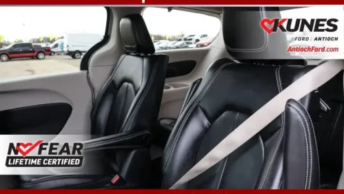 2023 Chrysler Pacifica 2C4RC1L78PR556215
