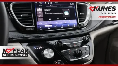 2023 Chrysler Pacifica 2C4RC1L78PR556215