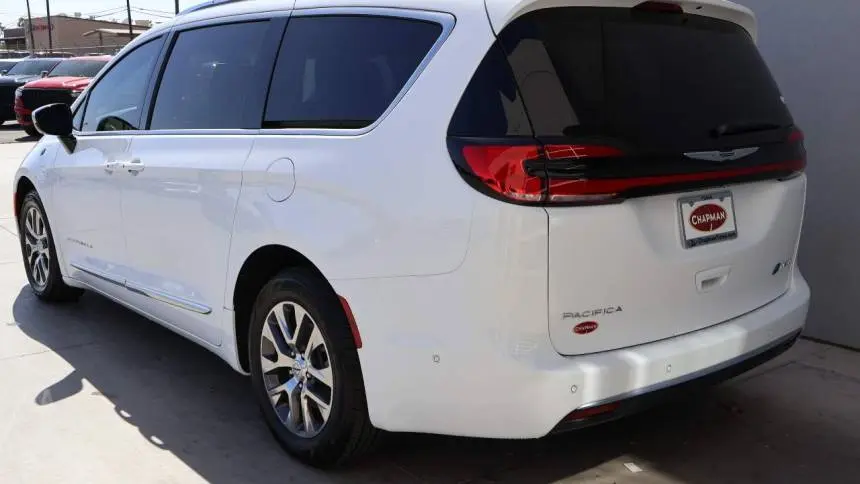 2025 Chrysler Pacifica 2C4RC1N72SR538234