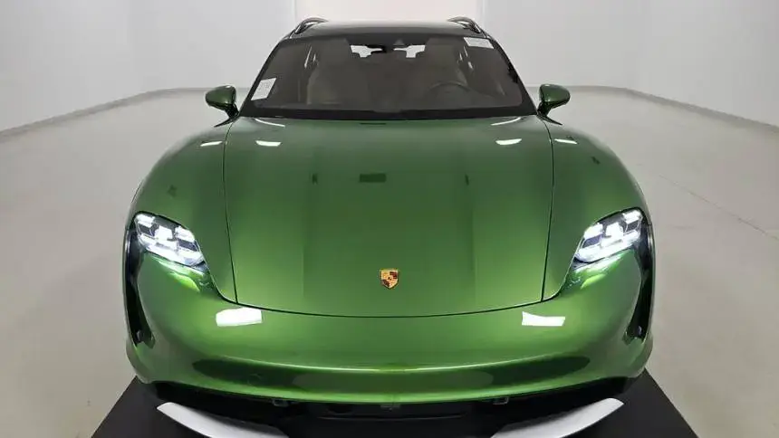 2022 Porsche Taycan - Images - 2