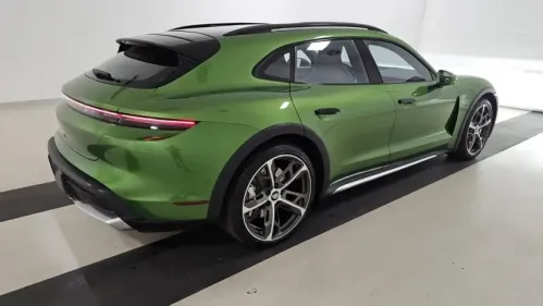 2022 Porsche Taycan - Images - 4