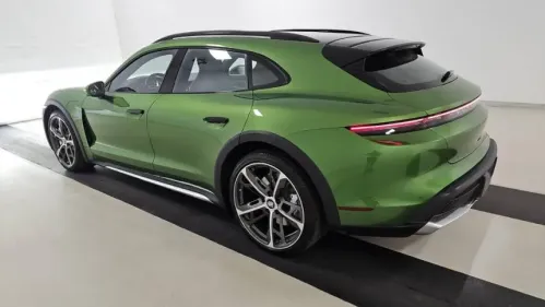 2022 Porsche Taycan - Images - 6