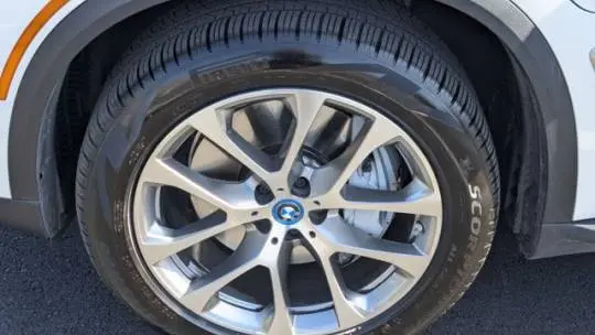 2025 BMW X5 5UX43EU08S9Y91359