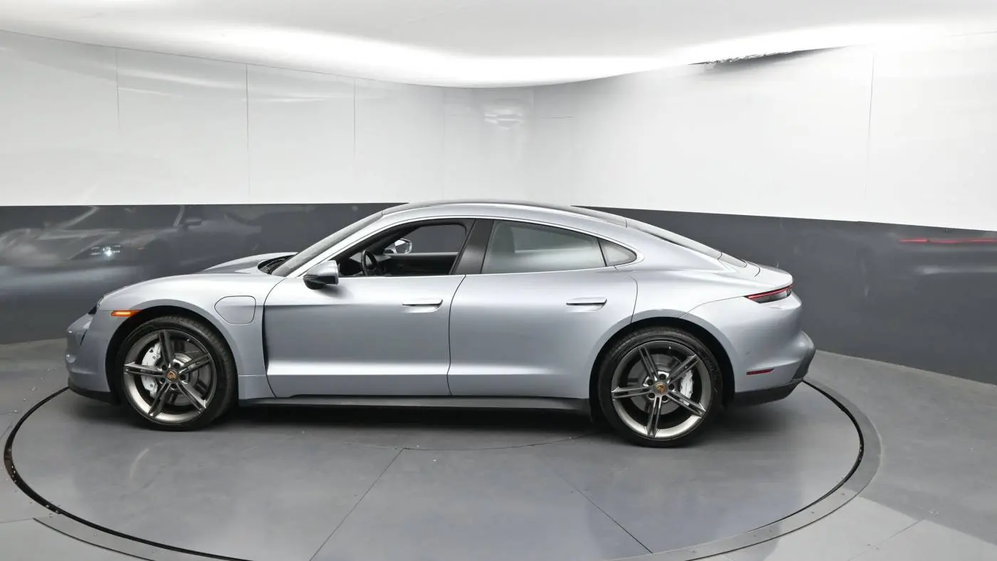 2024 Porsche Taycan WP0AB2Y10RSA36413