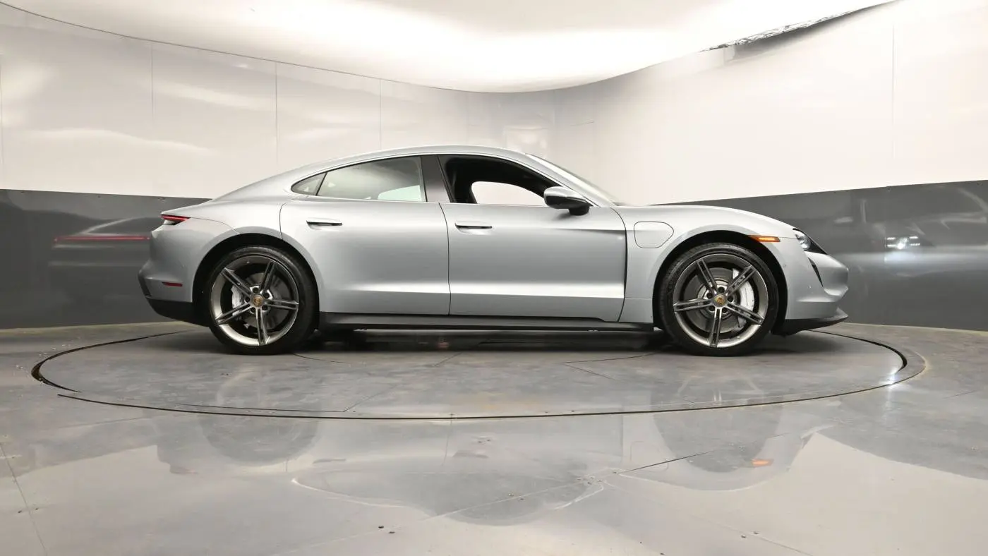 2024 Porsche Taycan WP0AB2Y10RSA36413