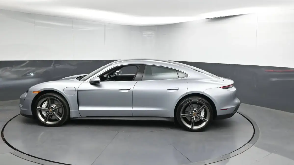 2024 Porsche Taycan - Images - 2