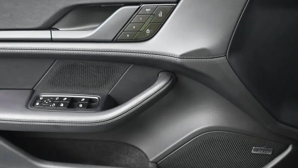2024 Porsche Taycan - Images - 12
