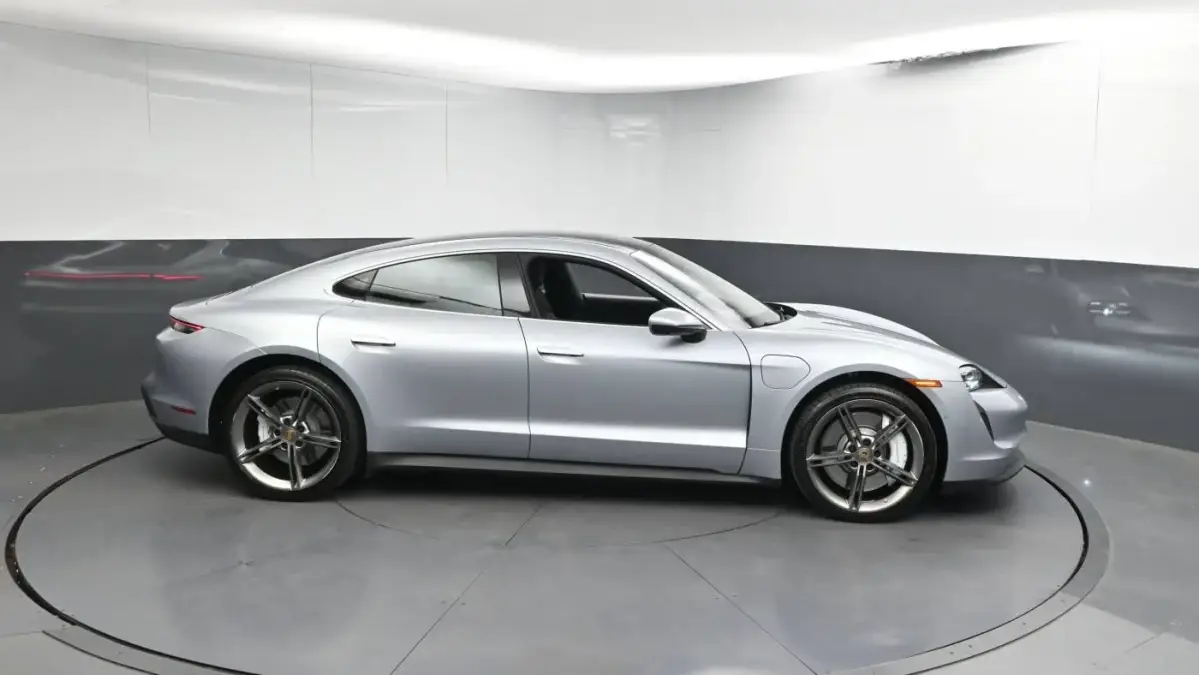 2024 Porsche Taycan - Images - 27