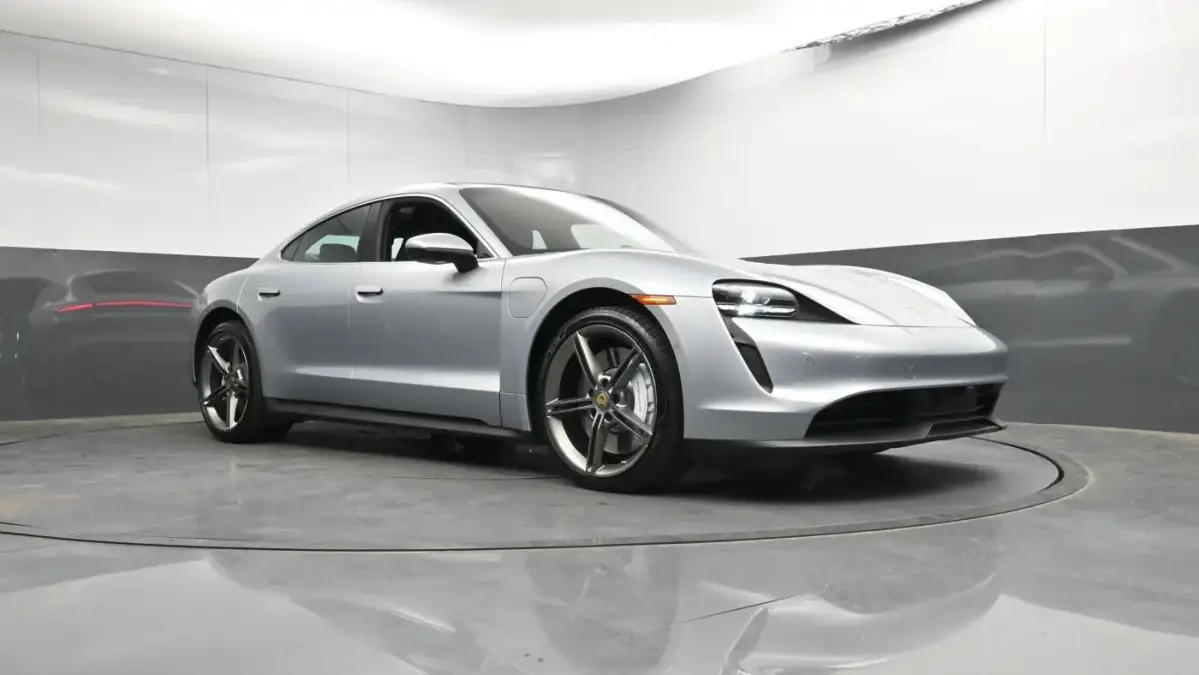 2024 Porsche Taycan - Images - 31