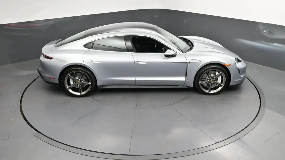 2024 Porsche Taycan - Images - 39