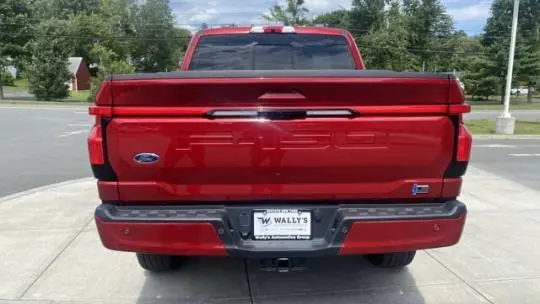 2022 Ford F-150 Lightning 1FT6W1EV8NWG02104
