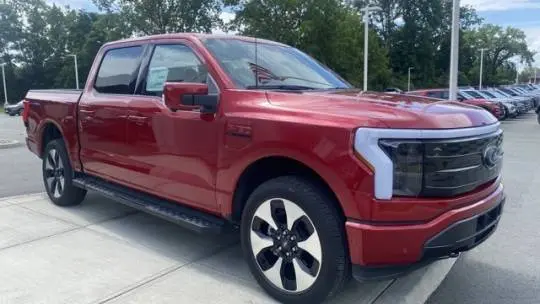 2022 Ford F-150 Lightning 1FT6W1EV8NWG02104