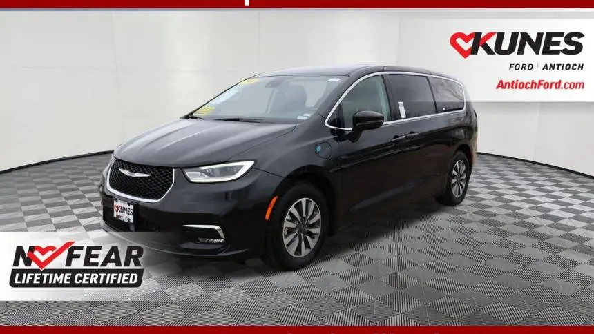 2022 Chrysler Pacifica 2C4RC1L77NR120209