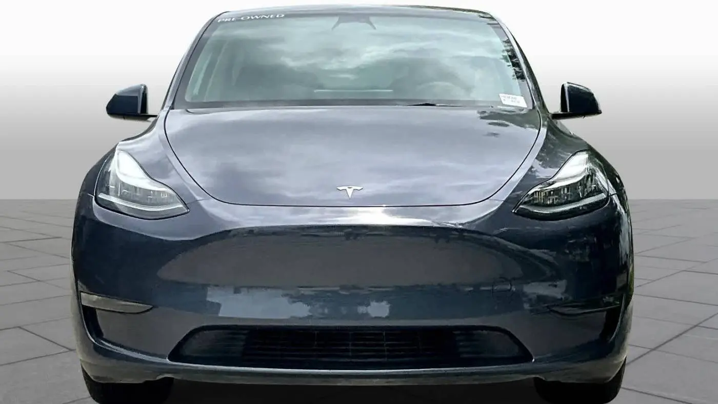 2023 Tesla Model Y 7SAYGDEE1PA090880