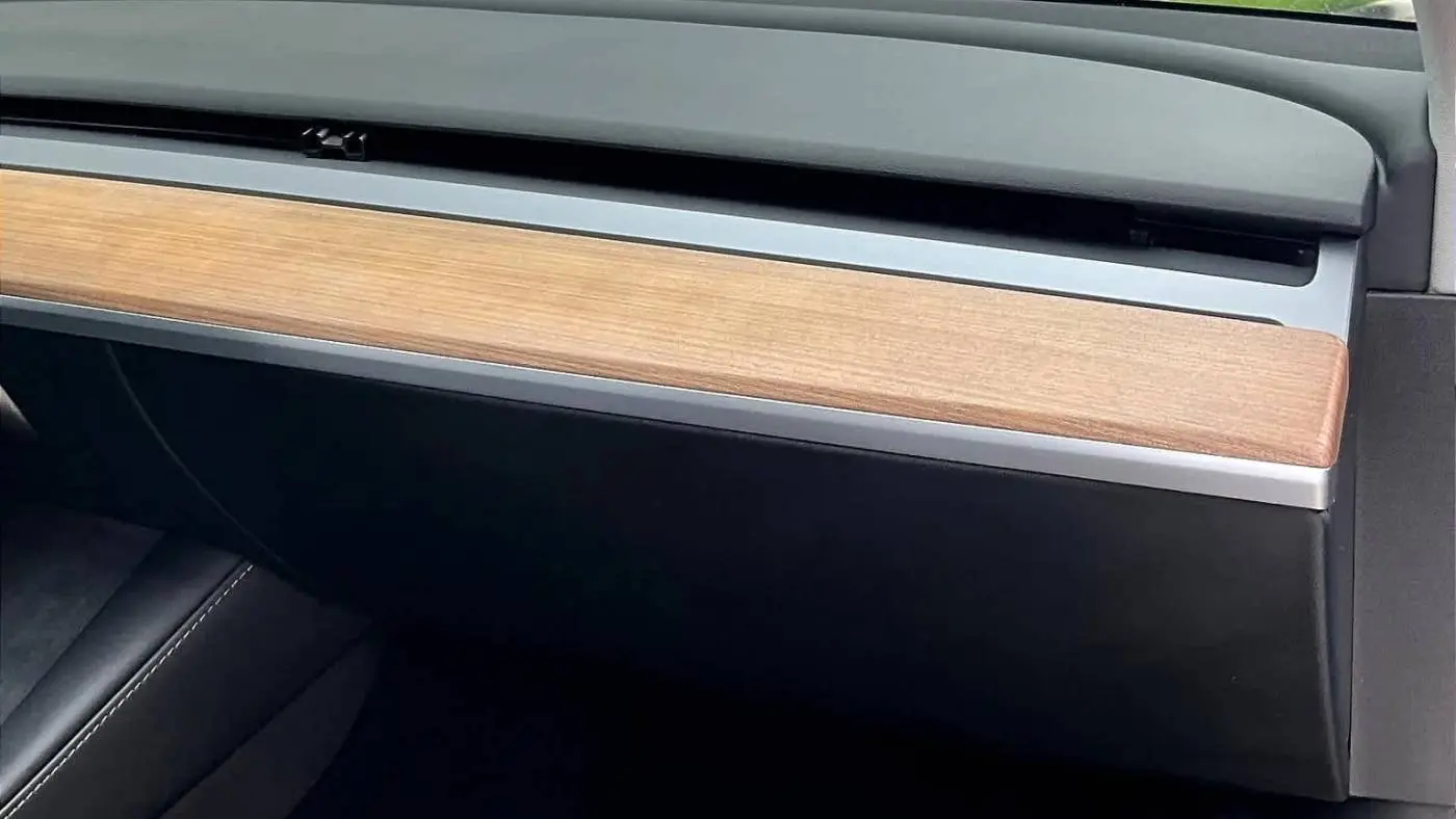 2023 Tesla Model Y 7SAYGDEE1PA090880