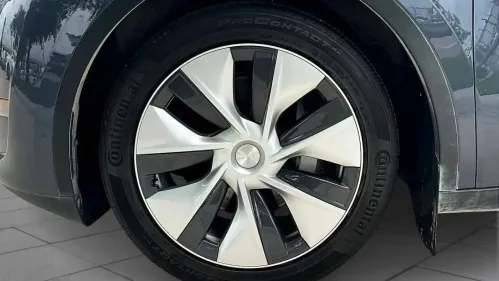 2023 Tesla Model Y 7SAYGDEE1PA090880