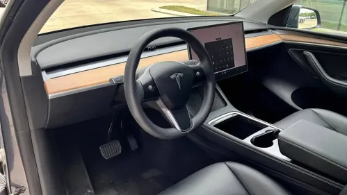 2023 Tesla Model Y 7SAYGDEE1PA090880