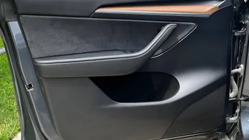 2023 Tesla Model Y 7SAYGDEE1PA090880