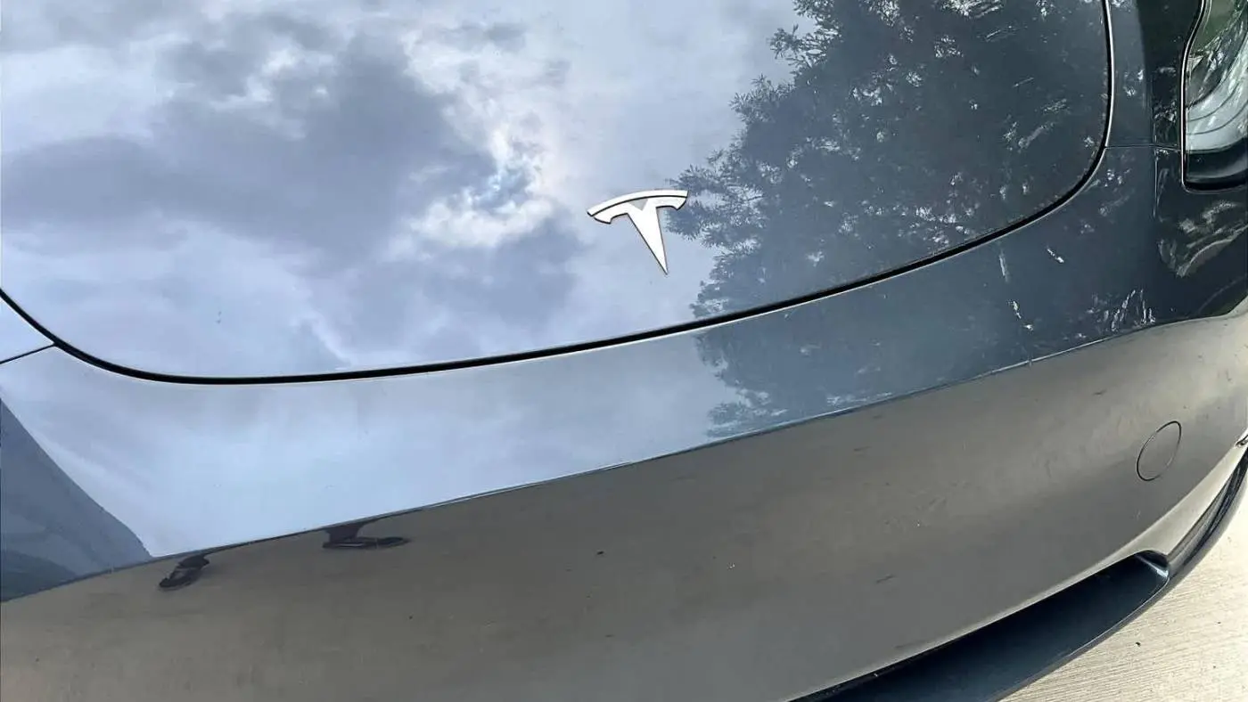 2023 Tesla Model Y 7SAYGDEE1PA090880