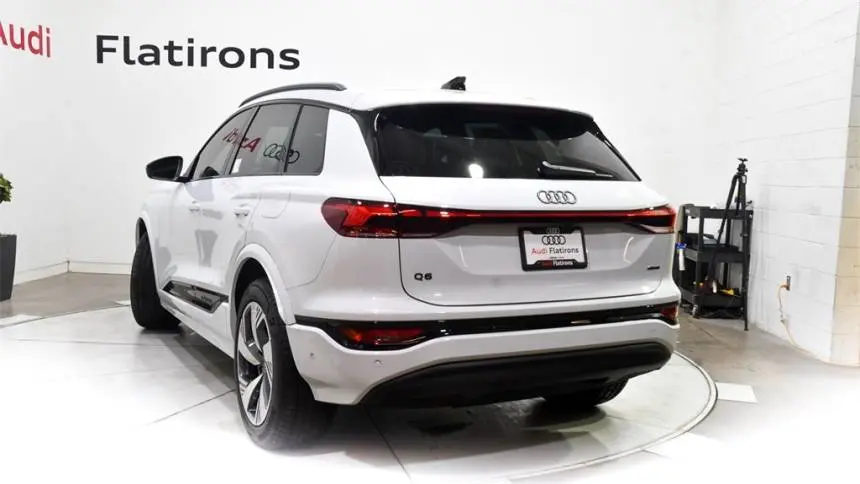 2025 Audi Q6 e-tron WA124BGF6SA036334