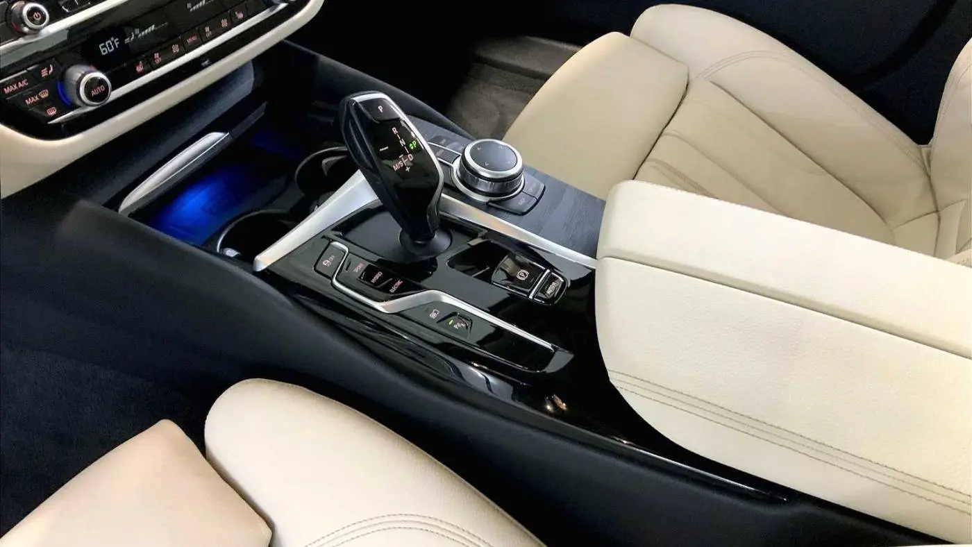 2022 BMW 5 Series WBA33AG01NCK31296