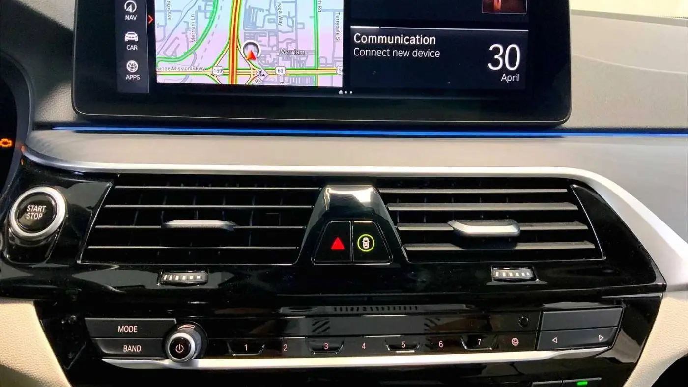 2022 BMW 5 Series WBA33AG01NCK31296