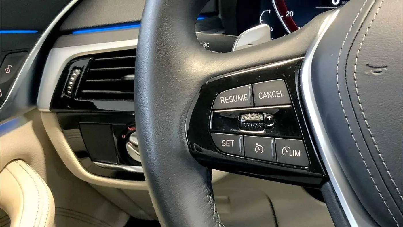 2022 BMW 5 Series WBA33AG01NCK31296