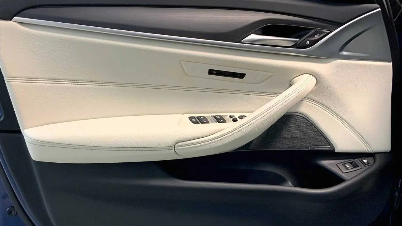 2022 BMW 5 Series WBA33AG01NCK31296