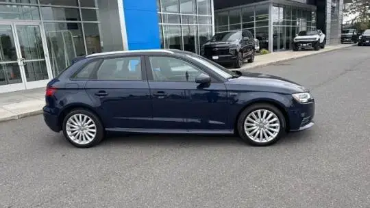 2018 Audi A3 Sportback e-tron - Images - 2