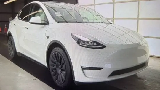2022 Tesla Model Y 7SAYGDEE4NF365819