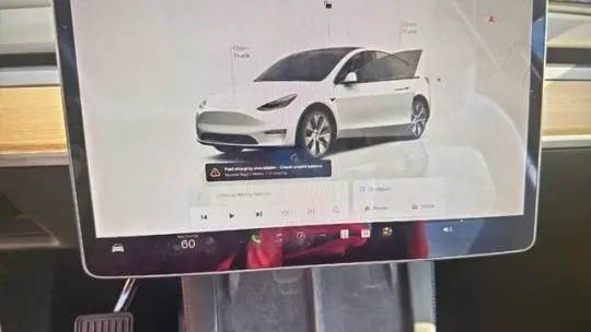 2022 Tesla Model Y 7SAYGDEE4NF365819