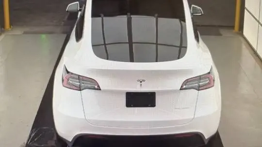 2022 Tesla Model Y 7SAYGDEE4NF365819