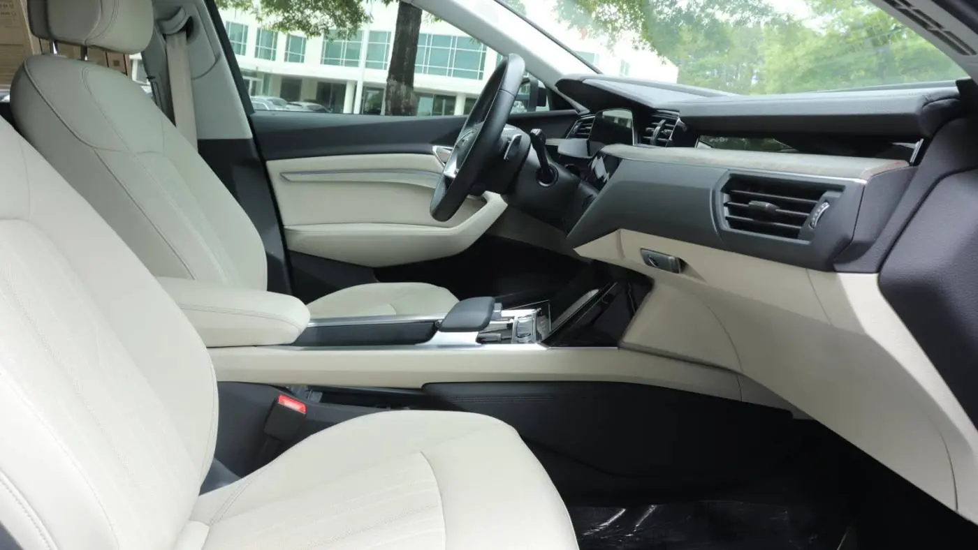 2024 Audi Q8 e-tron WA15AAGE5RB026132