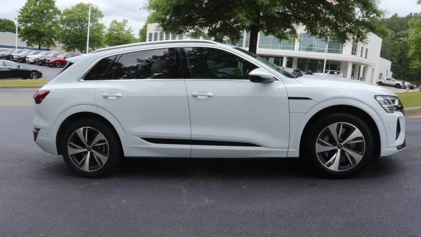 2024 Audi Q8 e-tron WA15AAGE5RB026132